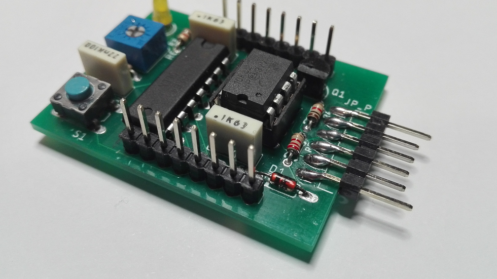 microst.it PICCINO- scheda di prototipazione basata su 10F322